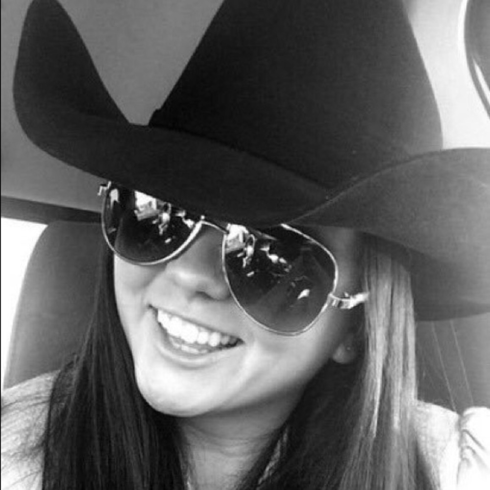 Meet your Posher, Isabella